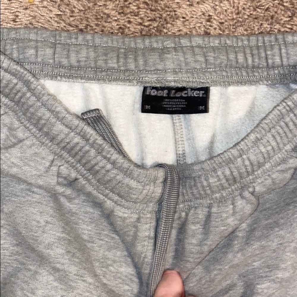 Men’s grey sweatpants